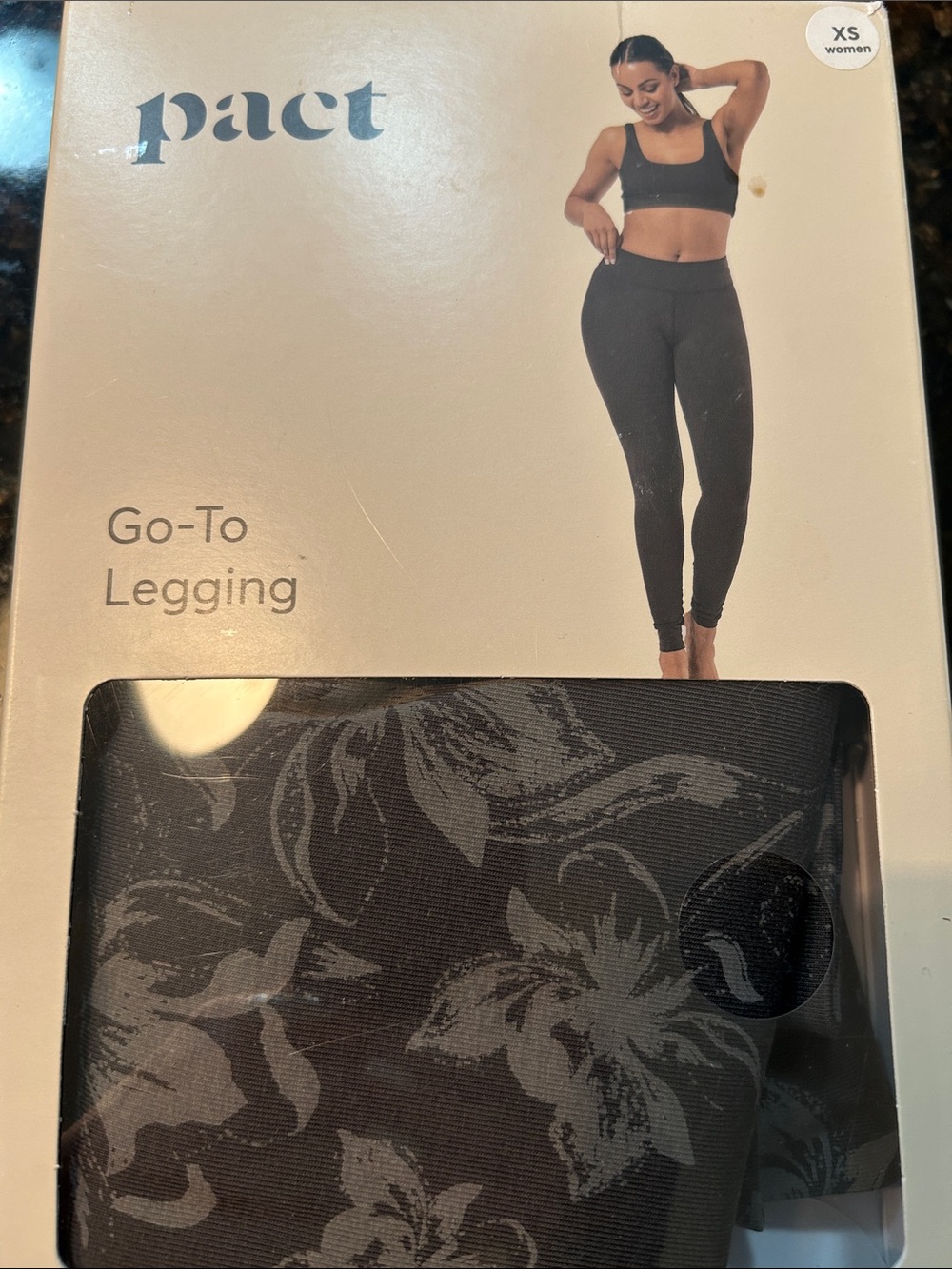 Pact 92% organic cotton go to black/gray floral leggings XS
